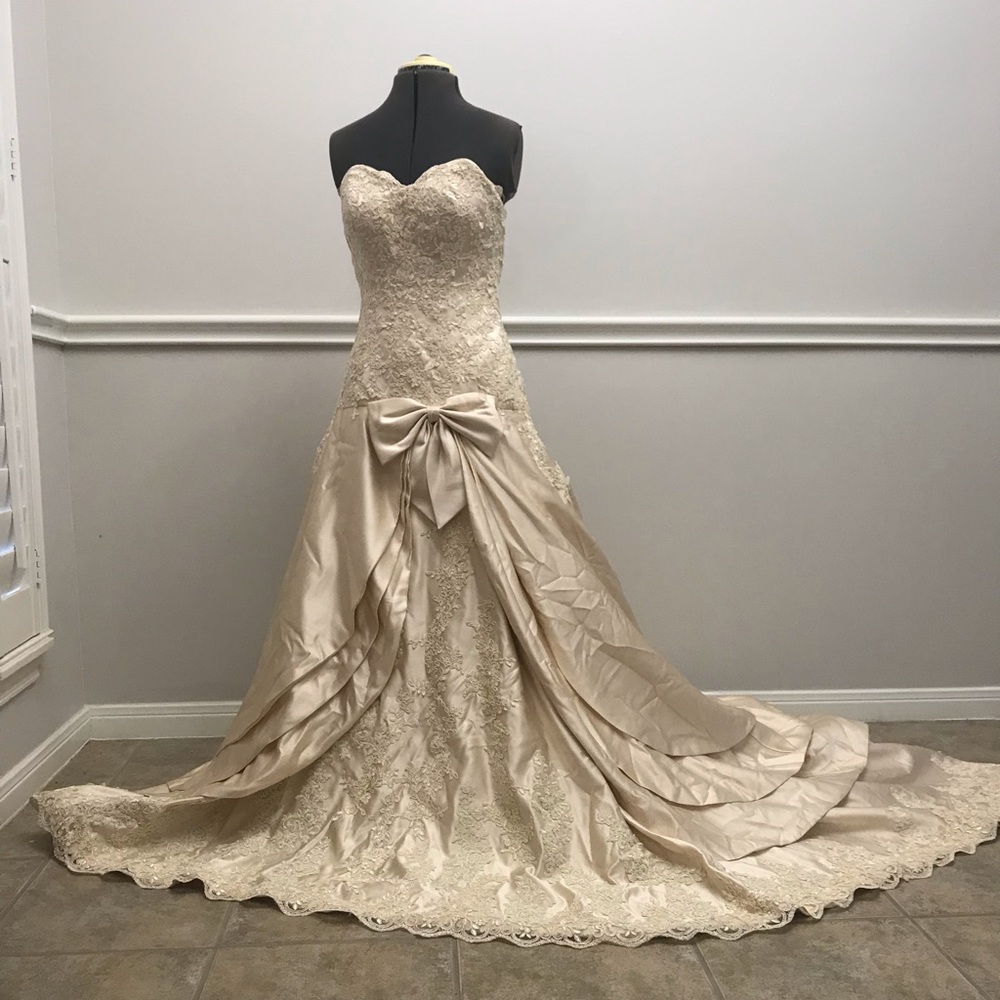 Wedding dress
